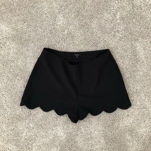 Juniors Black scalloped dress shorts-XL